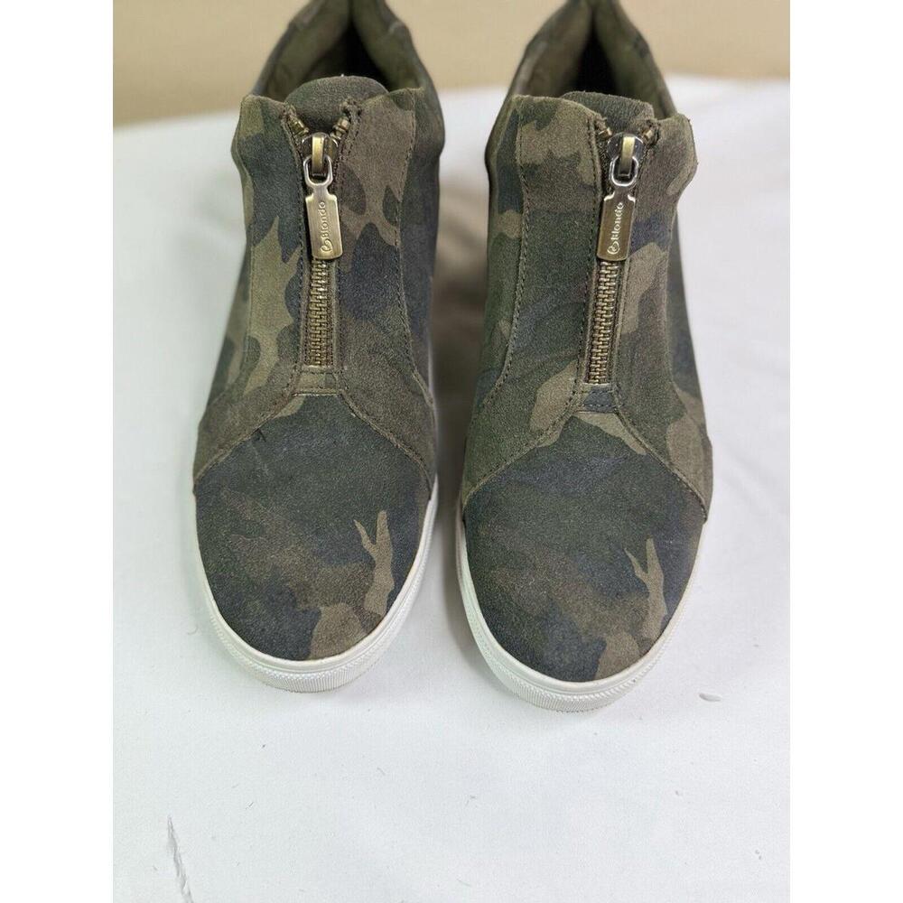 Blondo Waterproof Camo Sneakers Bootie Women 8 M Hightop Hidden Wedge Zip Glenda